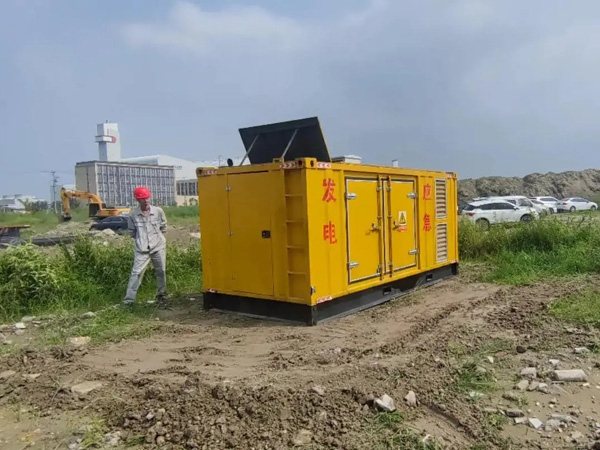 普兰200KW柴油发电机机组每小时的油耗量受哪些因素影响？